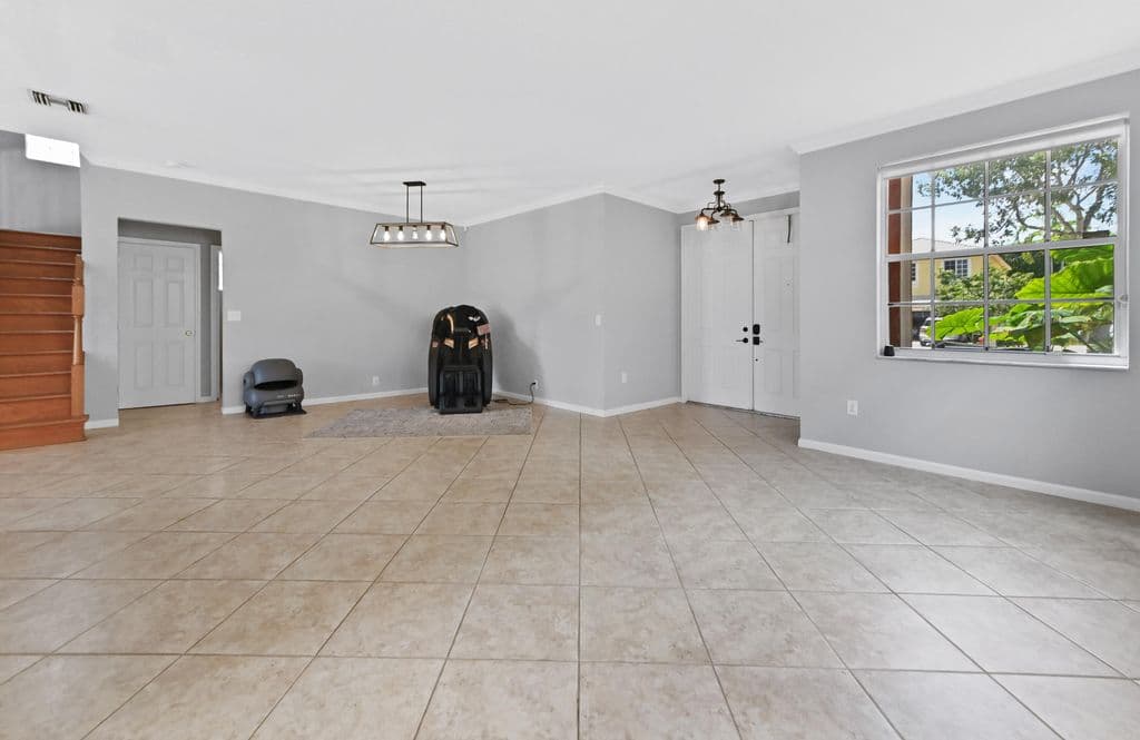 4-bedroom Single-Family Home — 9709 Wyeth Court