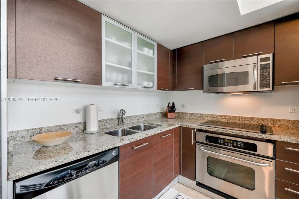 2+1 Condo — 41 SE 5th St APT 1607