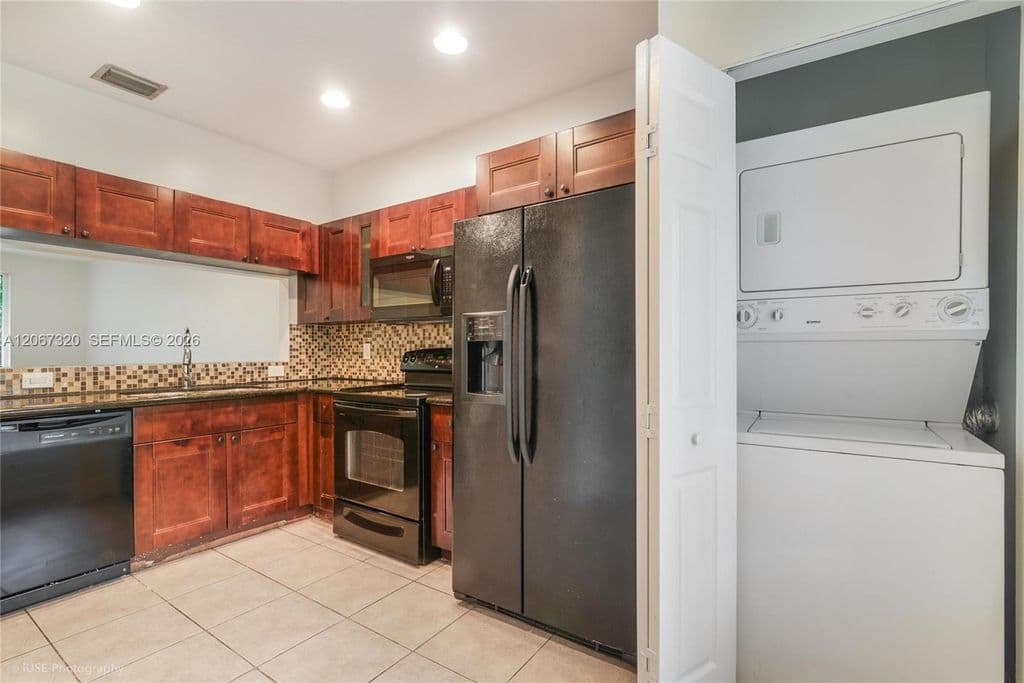 2-bedroom Property — 8228 SW 29th St #103