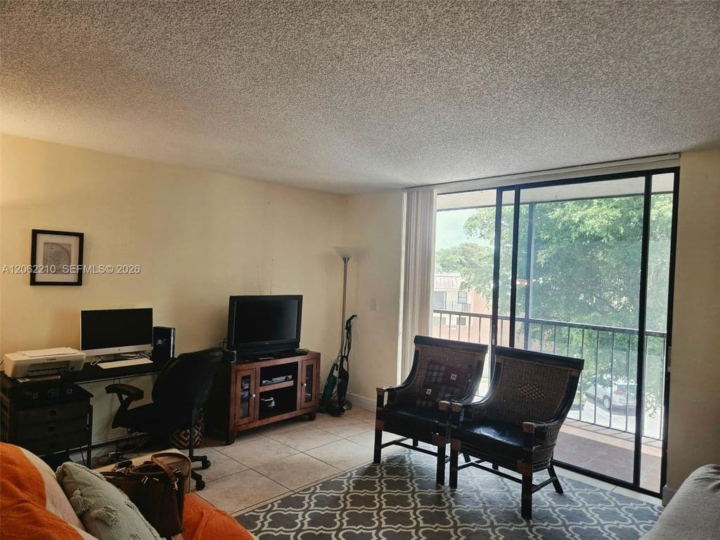 2+1 Condo — 8065 SW 107th Ave APT 301