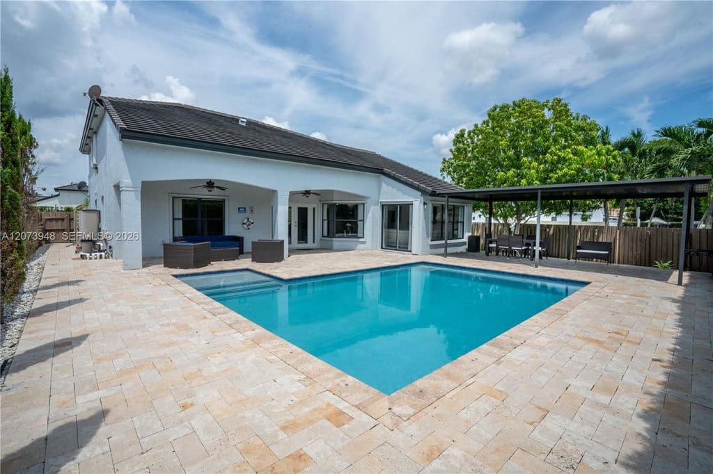 4+1 Müstakil ev — 7301 SW 159th Ave