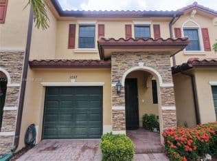 3+1 Townhouse — 3767 SE 3rd Ct, Homestead, 33033