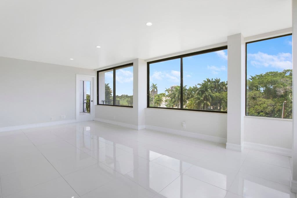 2-bedroom Condo — 1500 Presidential Way #404