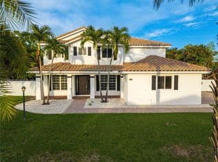 5-bedroom Single-Family Home — 21101 SW 132nd Ct, Miami, 33177