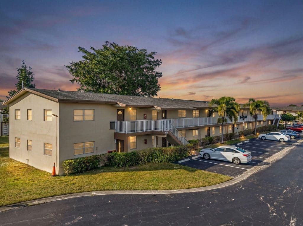 2-bedroom Condo — 601 NW 78th Terrace #203
