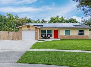 4-bedroom Single-Family Home — 8330 NW 3rd St, Pembroke Pines, 33024