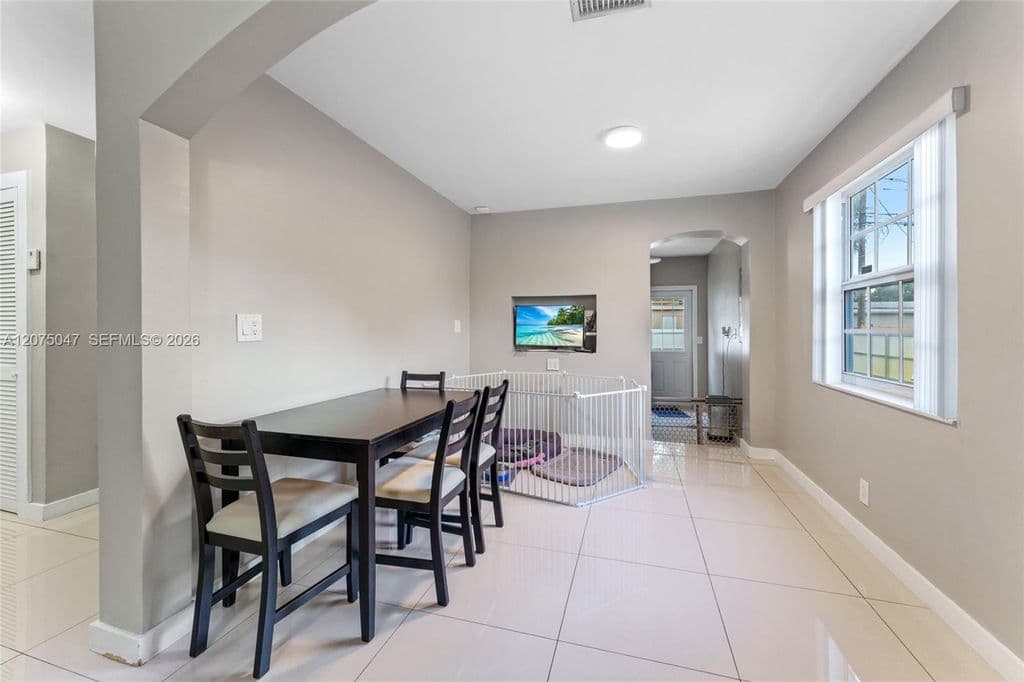2-bedroom Single-Family Home — 6416 Franklin St