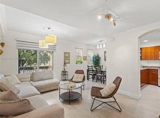 3+1 Condo — 10885 NW 89th Ter Unit 217, Doral, 33178
