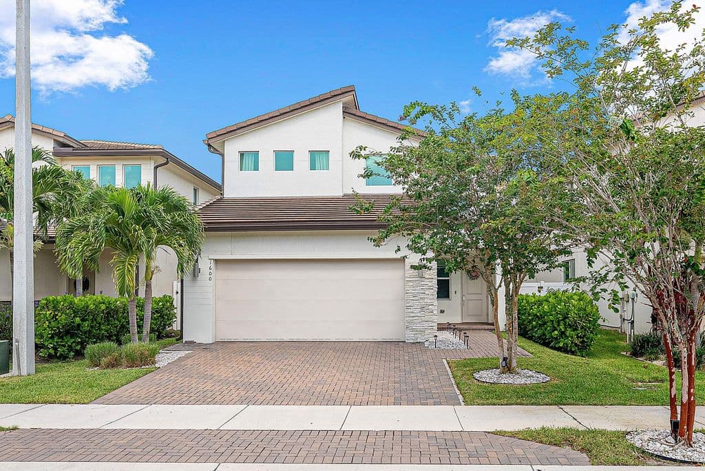 4-bedroom Single-Family Home — 1600 Verawood Lane