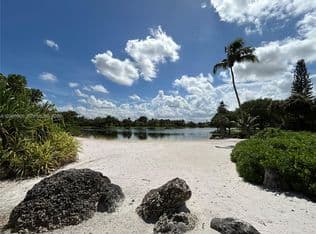 3-bedroom Condo — 9702 Hammocks Blvd APT 203, Miami, 33196