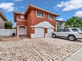 4+1 Müstakil ev — 15351 SW 40TH Terrace, Miami, 33185