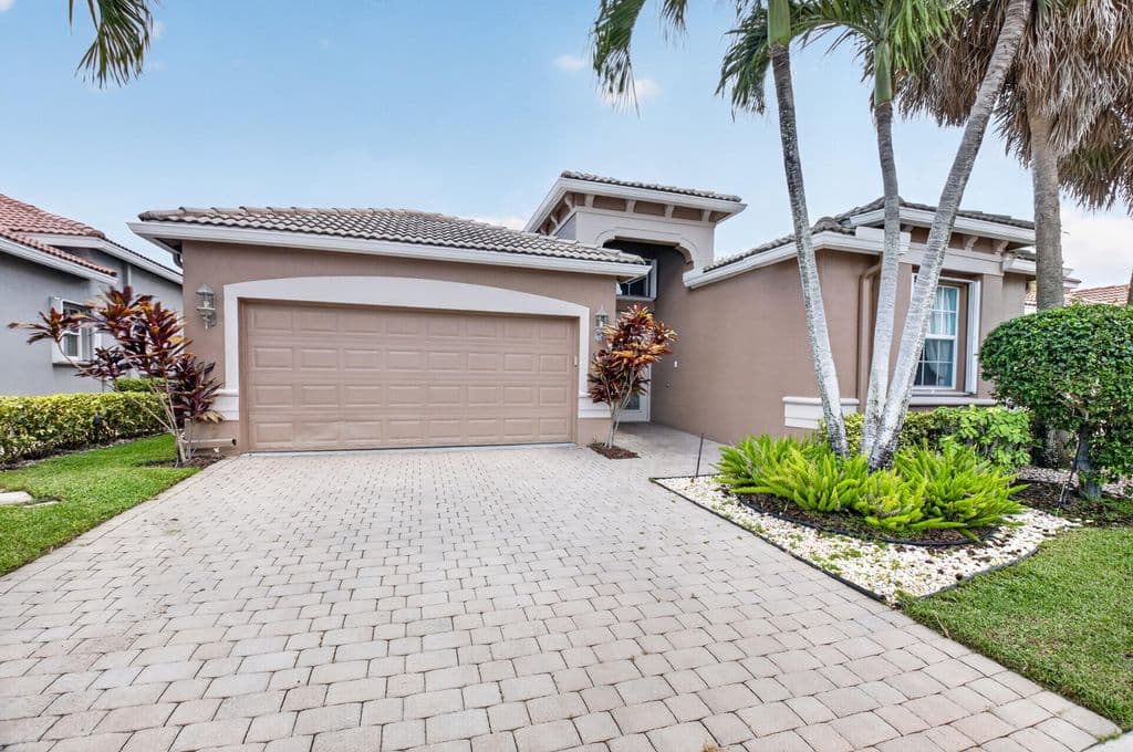 3+1 Müstakil ev — 6561 PISANO Drive