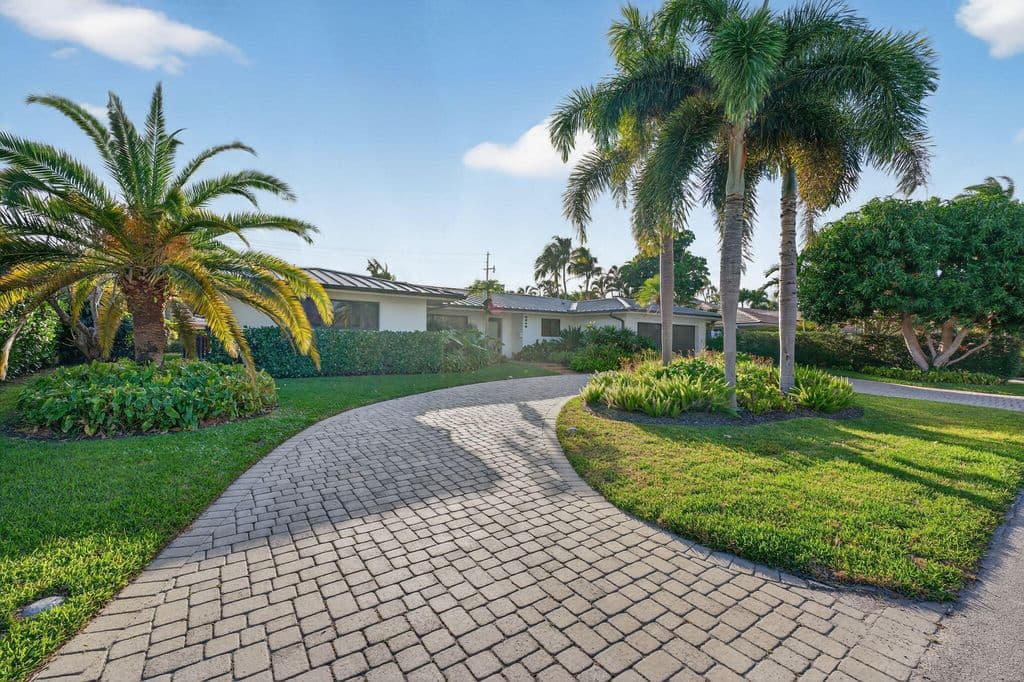 4-bedroom Single-Family Home — 2648 NE 37th Drive