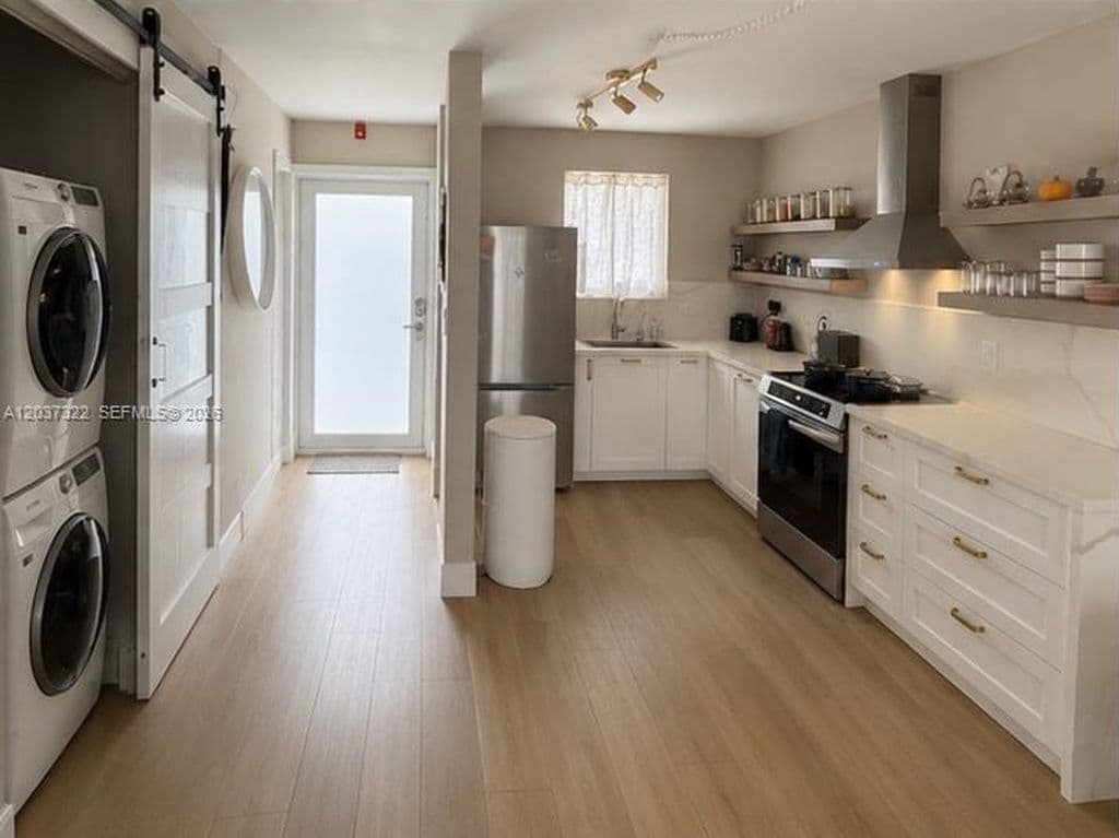 1+1 Condo — 220 Washington Ave APT 5C