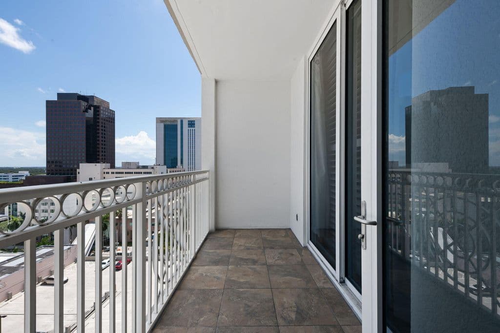 2+1 Condo — 511 SE 5 Avenue #1409