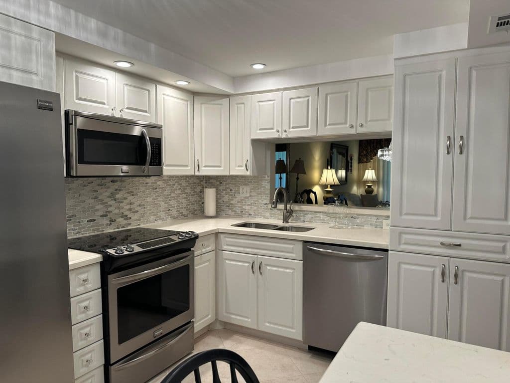 2+1 Condo — 1101 Colony Point Circle #108