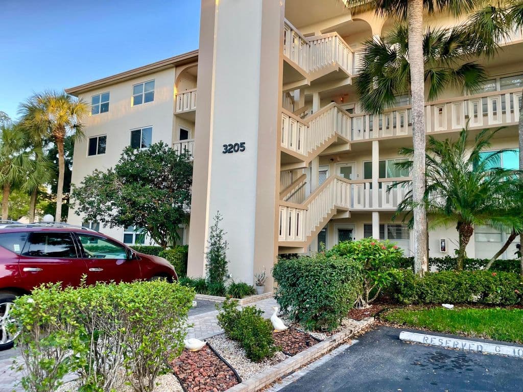 2-bedroom Condo — 3205 Portofino Pt #B4