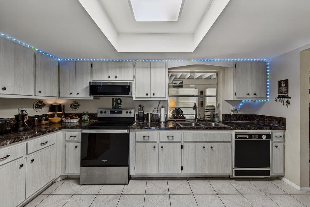 2-bedroom Single-Family Home — 2930 NW 1st Drive