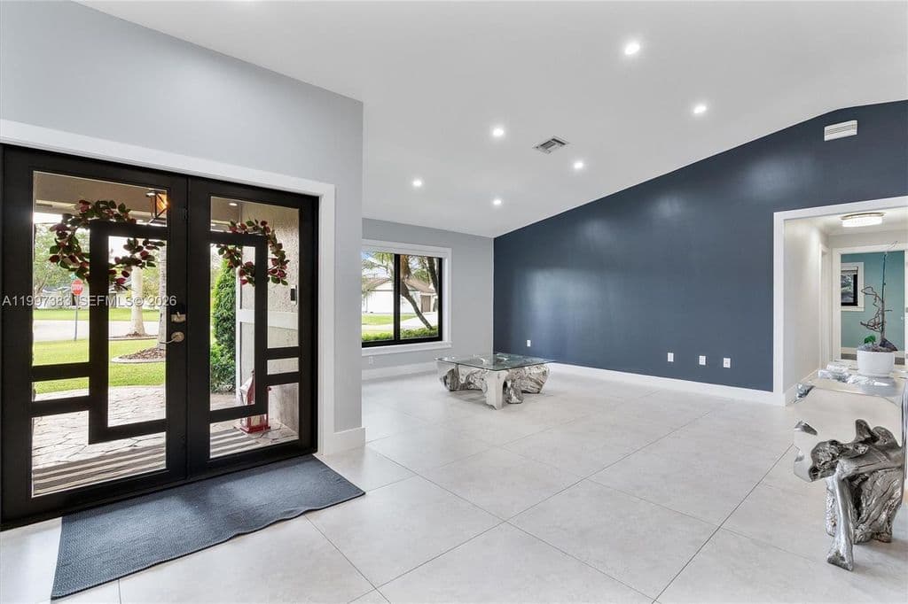 5-bedroom Single-Family Home — 14800 SW 166th St