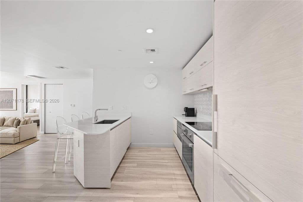 2+1 Condo — 1300 S Miami Ave #3709