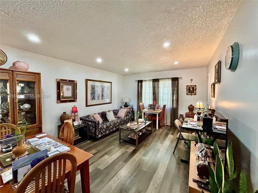 1+1 Condo — 201 Berkley Rd APT 104