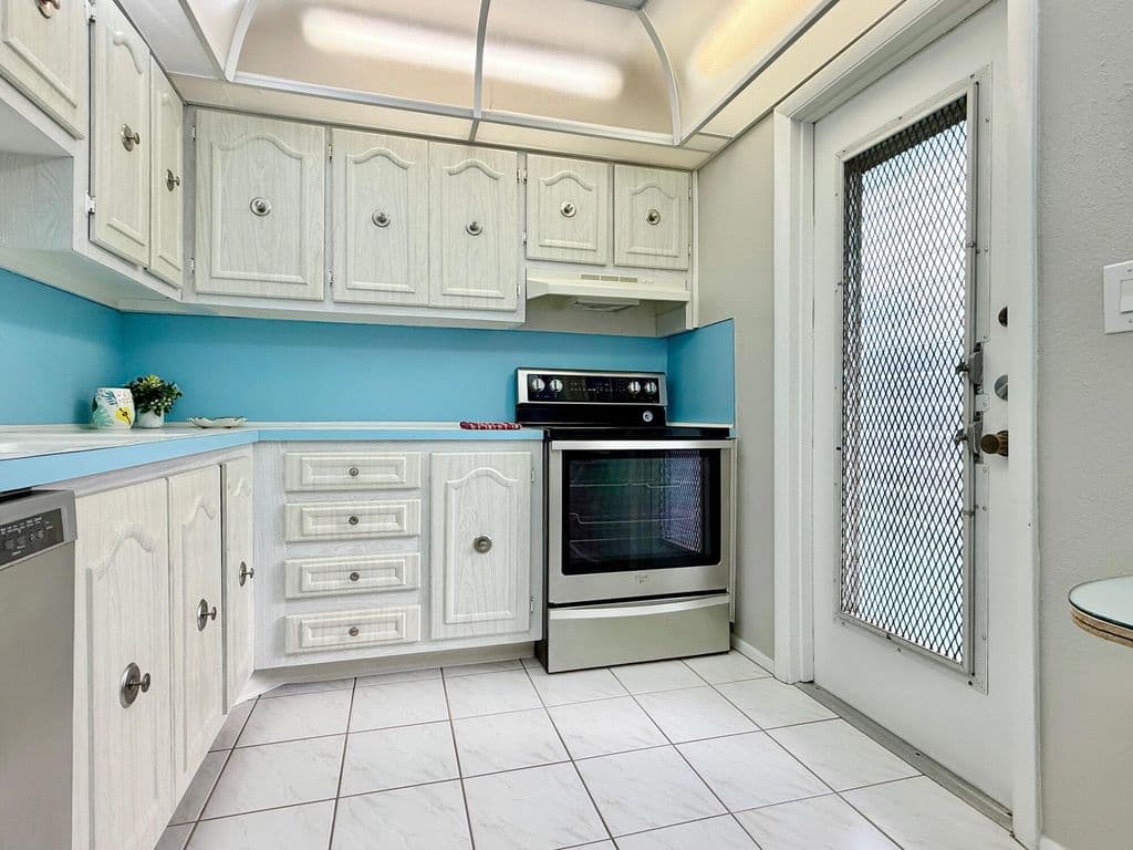 2-bedroom Condo — 4401 NW 41st Street #104