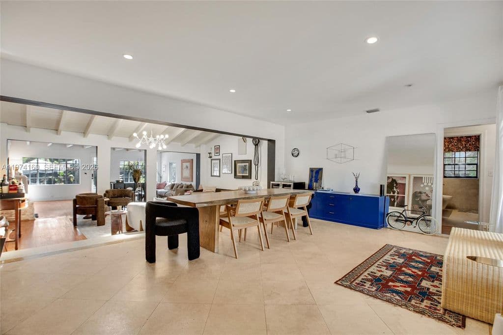 5+1 Müstakil ev — 10659 NE 10th Pl