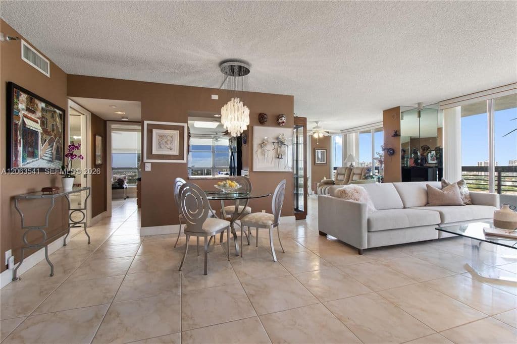 2+1 Condo — 3500 Mystic Pointe Dr APT 2204