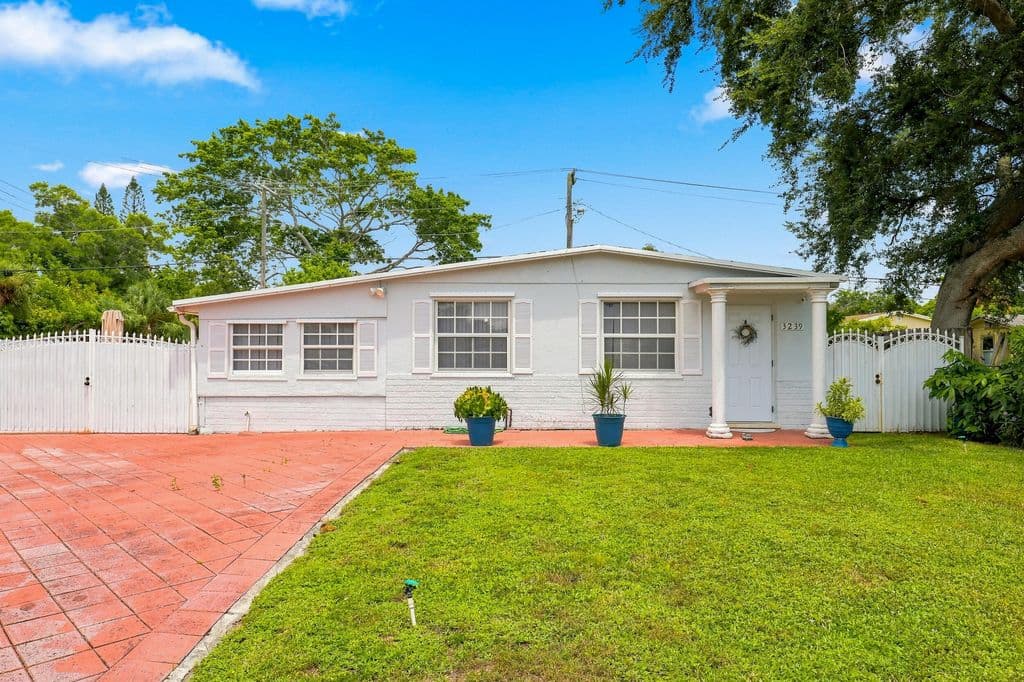 3-bedroom Single-Family Home — 3239 DOLAN Road