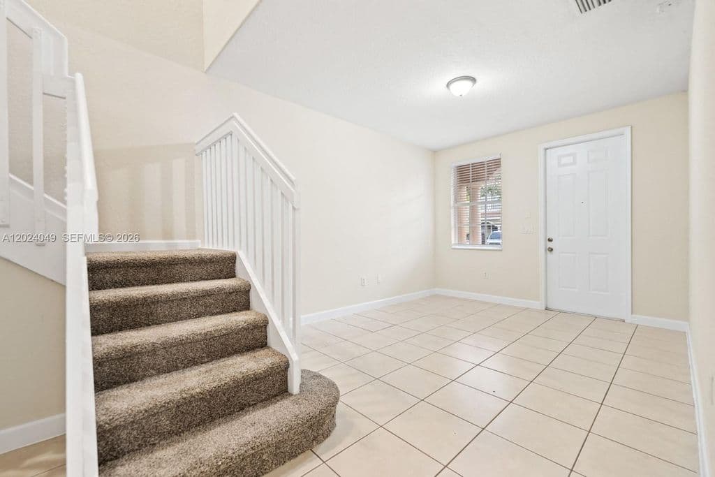 4+1 Mülk — 2511 SE 15th Ct