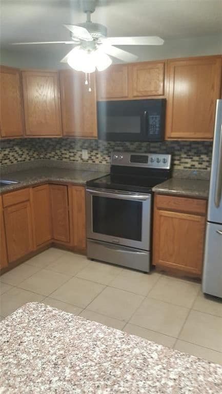 2+1 Condo — 180 NE 12th Avenue #17a