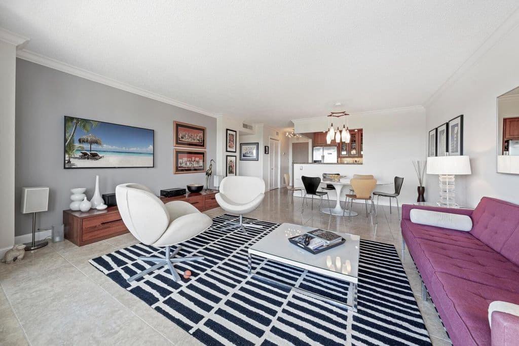 2-bedroom Condo — 340 Sunset Drive #806