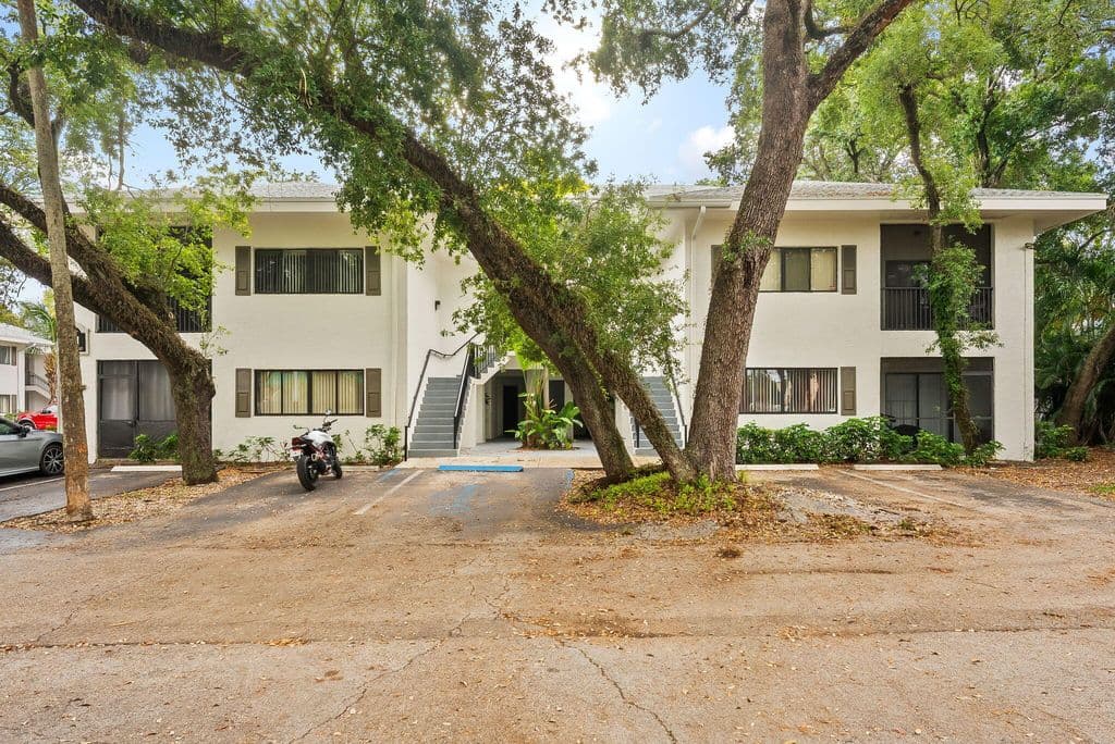 2-bedroom Condo — 2550 SW 18th Terrace #2103
