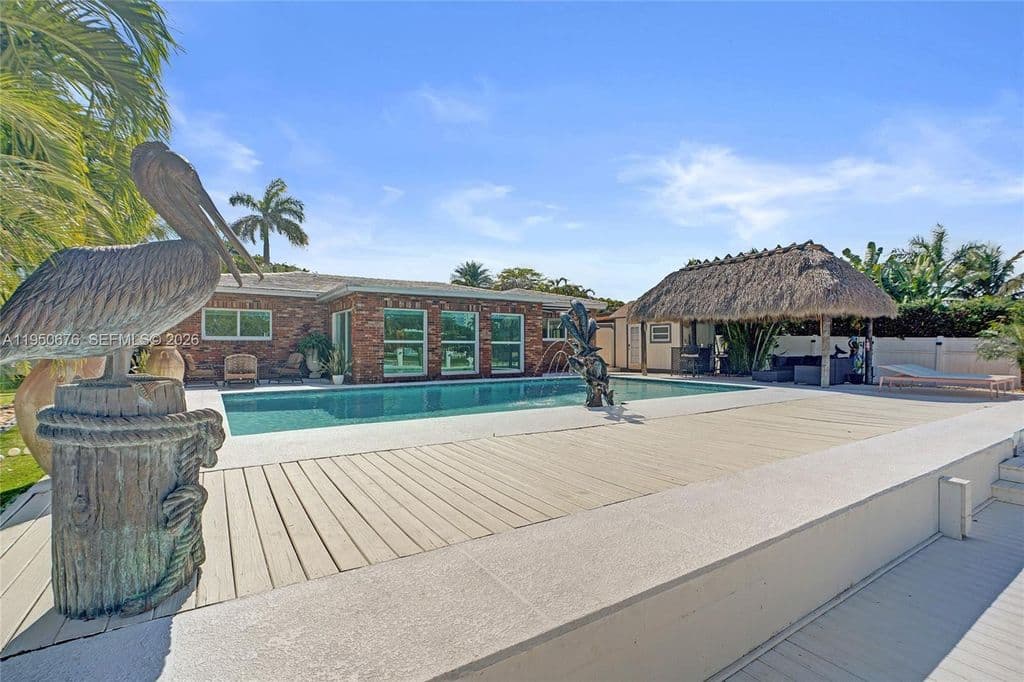 3-bedroom Single-Family Home — 1995 N Hibiscus Dr