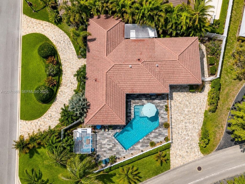 3+1 Müstakil ev — 2615 NE 26th St