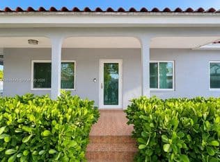 4+1 Müstakil ev — 100 SW 51st Ct, miami, 33134