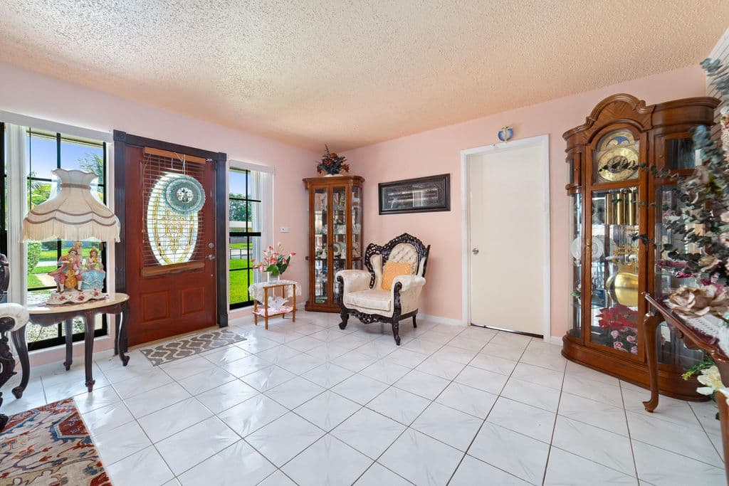 3-bedroom Single-Family Home — 4460 NW 3rd Place