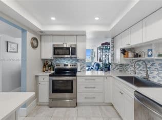 1+1 Condo — 1351 NE Miami Gardens Dr APT 1603E, Miami Gardens, 33179