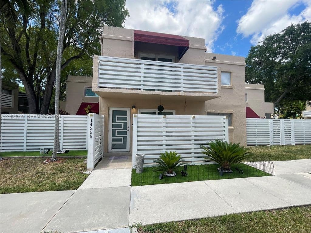3-bedroom Property — 14356 SW 96th Ter