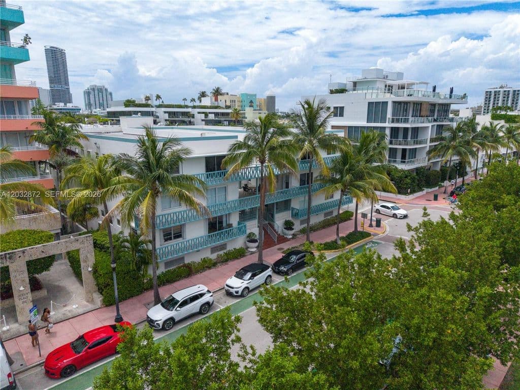 1+1 Condo — 260 Ocean Dr APT 12A