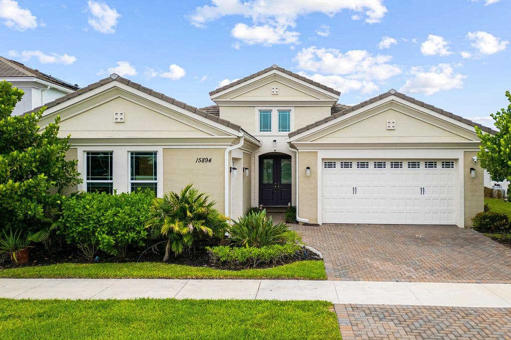 4-bedroom Single-Family Home — 15894 Meadowlark Court