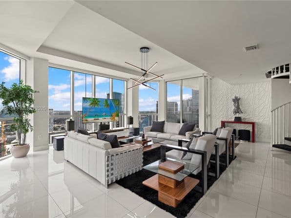 3+1 Condo — 244 Biscayne Blvd #Penthouse 4908, Miami, FL 33132