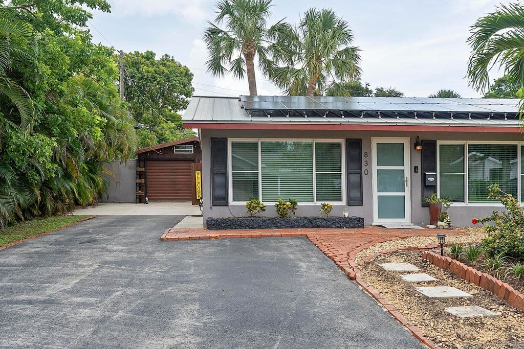 3-bedroom Single-Family Home — 830 SW 1st Avenue