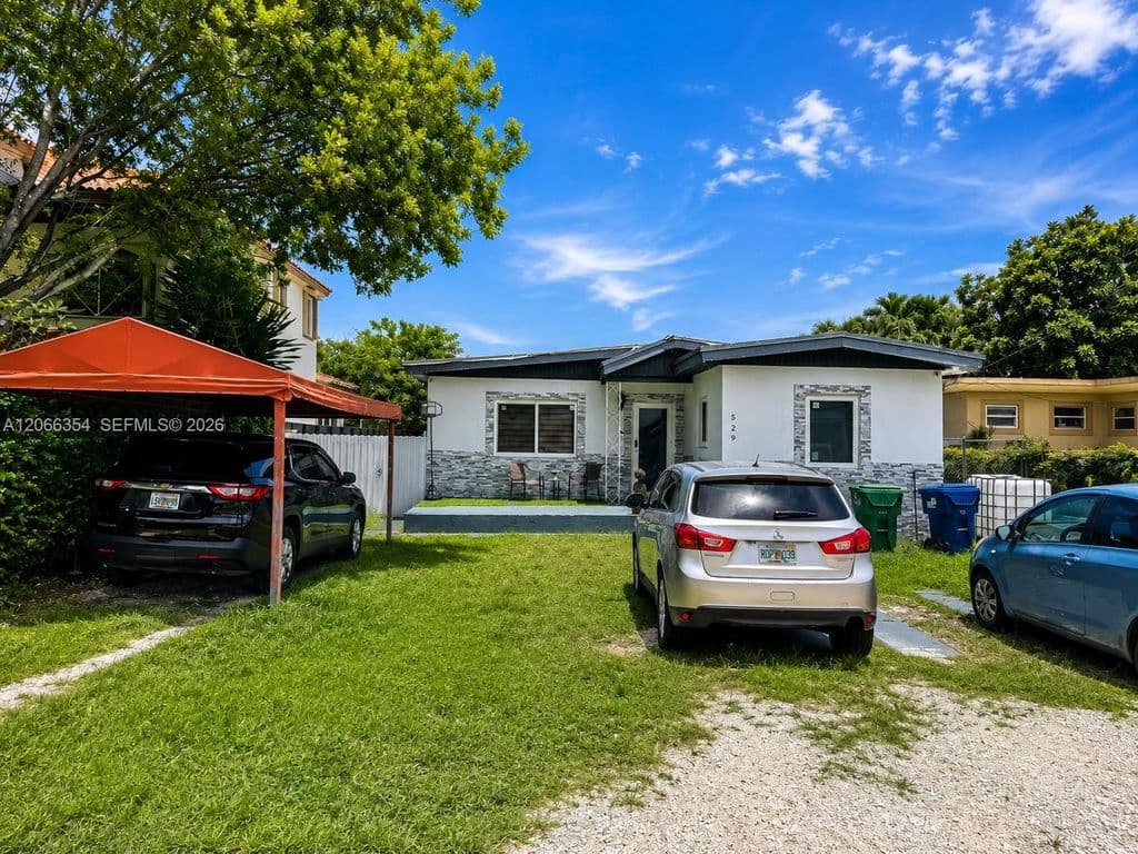 3-bedroom Single-Family Home — 529 SW 79th Ave