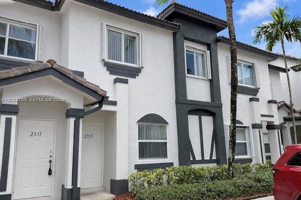 3+1 Mülk — 2313 SE 24th Ave #2313
