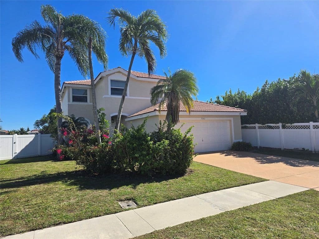 4+1 Müstakil ev — 7082 Middlebury Drive