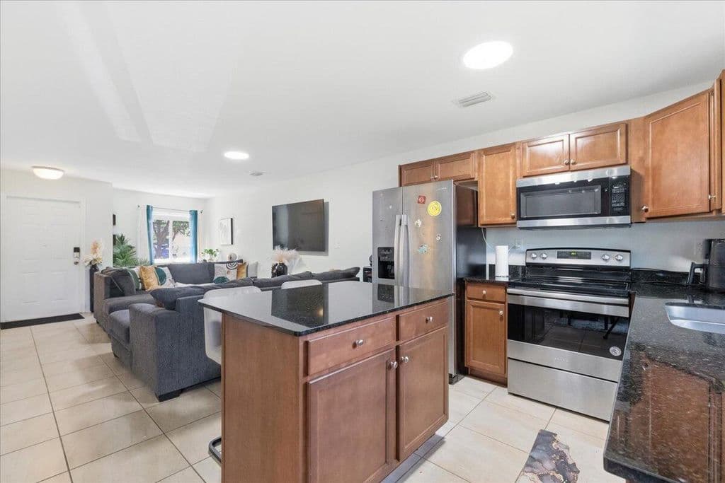 3-bedroom Property — 1340 SW 53rd Avenue