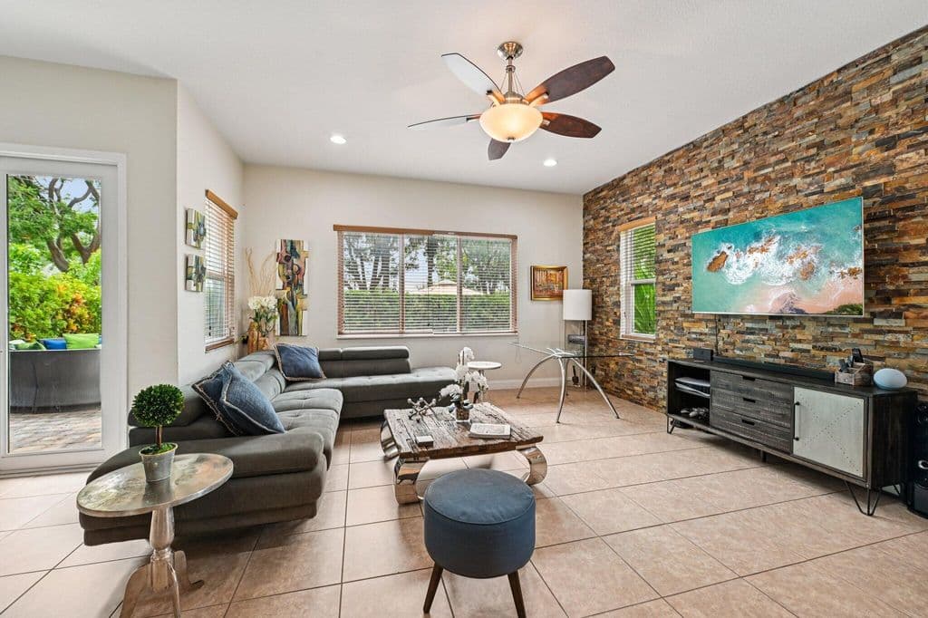 5-bedroom Single-Family Home — 553 Gazetta Way