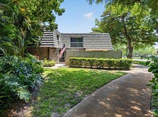 2+1 Townhouse — 527 5th Terrace, Palm Beach Gardens, 33418