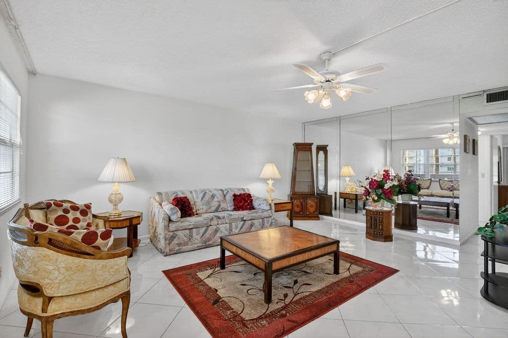 2-bedroom Condo — 2035 Ainslie
